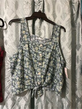 Women’s size XXL Sonoma Light Blue Floral Button Tie-Front Crop Top NWT